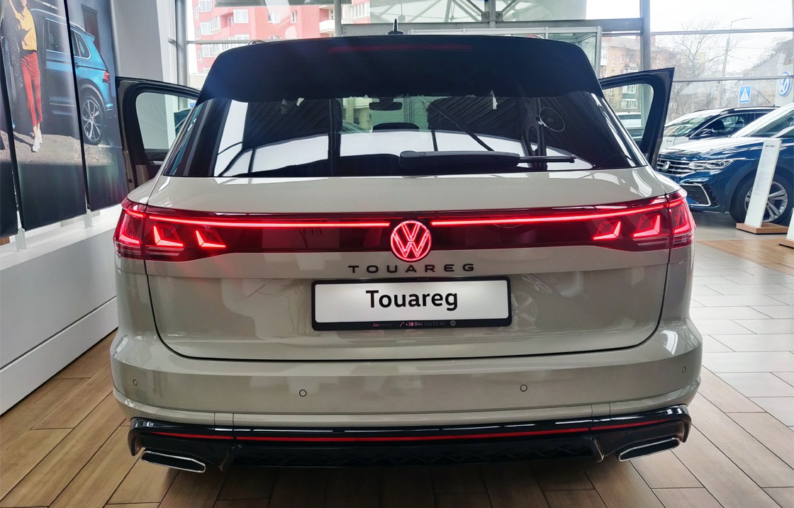 Новий Touareg R-Line Platinum+