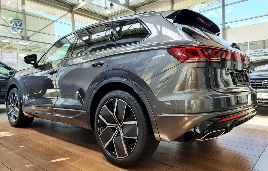 Новий Touareg R-Line Platinum+