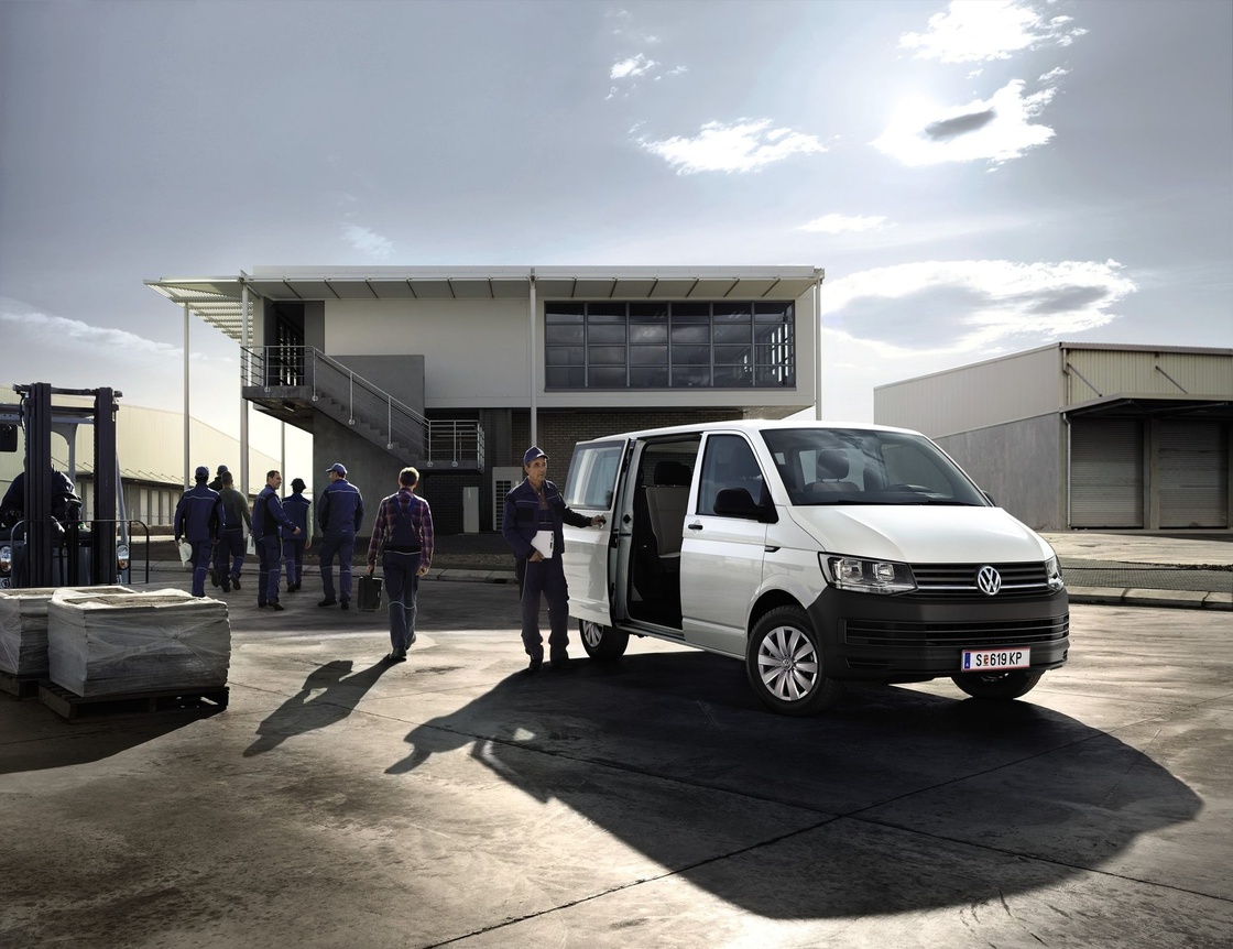 Volkswagen Transporter Kombi.