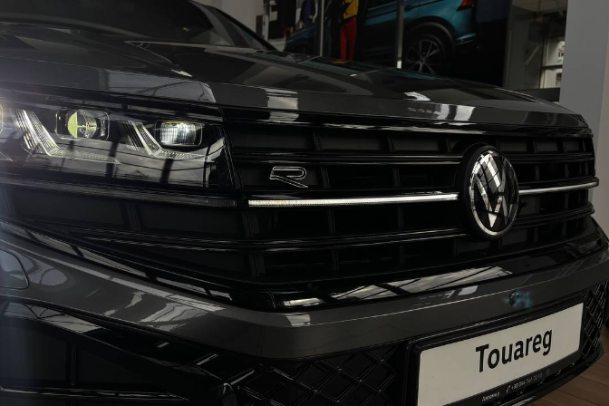 Volkswagen%20Touareg%20R-Line%20Platinum