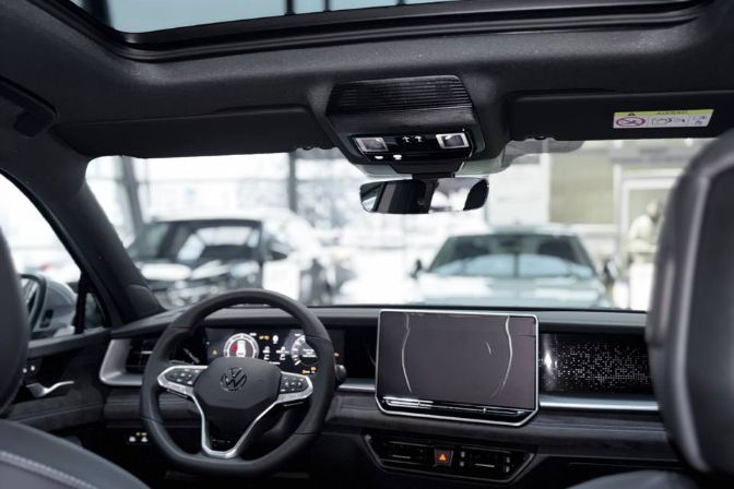 Volkswagen%20Tayron%20R-Line%20Platinum