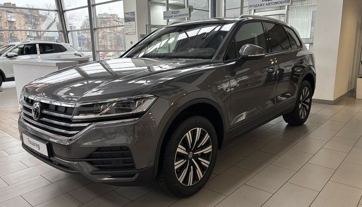 Новий Volkswagen Touareg Silver